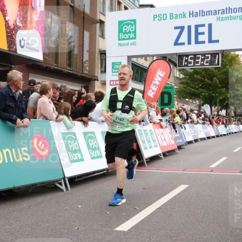21.09.2025 - PSD Bank Halbmarathon Strokosch-Dieckow http://msf.ph/oto/8919735 21.09.2025 11:52:45 Ziel 2167, 2392, 2984, 4053 meine-sportfotos.de