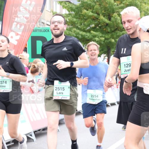 21.09.2025 - PSD Bank Halbmarathon Strokosch-Dieckow http://msf.ph/oto/8919825 21.09.2025 11:53:18 Ziel 1297, 2219, 2254, 2374, 2404, 2427, 2459, 2515, 2757, 2813, 2861, 3967 meine-sportfotos.de