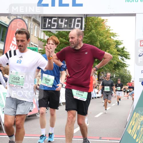 21.09.2025 - PSD Bank Halbmarathon Strokosch-Dieckow http://msf.ph/oto/8919914 21.09.2025 11:53:39 Ziel 1254, 1366, 1724, 1770, 2246, 2309, 2552, 2625, 2804, 2876, 2947, 3919, 4050 meine-sportfotos.de