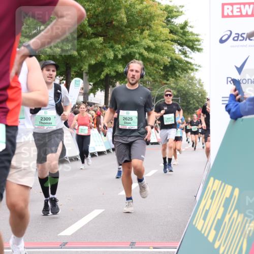 21.09.2025 - PSD Bank Halbmarathon Strokosch-Dieckow http://msf.ph/oto/8919919 21.09.2025 11:53:41 Ziel 1254, 1366, 1724, 1770, 2199, 2246, 2309, 2552, 2625, 2687, 2804, 2876, 2947, 3901 meine-sportfotos.de