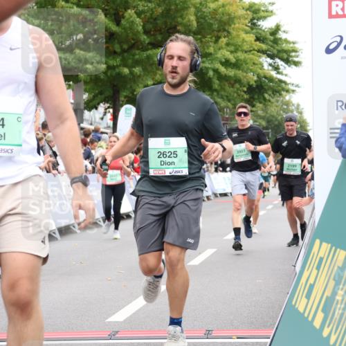 21.09.2025 - PSD Bank Halbmarathon Strokosch-Dieckow http://msf.ph/oto/8919922 21.09.2025 11:53:42 Ziel 1254, 1366, 1724, 1770, 2199, 2246, 2309, 2401, 2537, 2552, 2625, 2687, 2804, 2876, 2947, 3901 meine-sportfotos.de