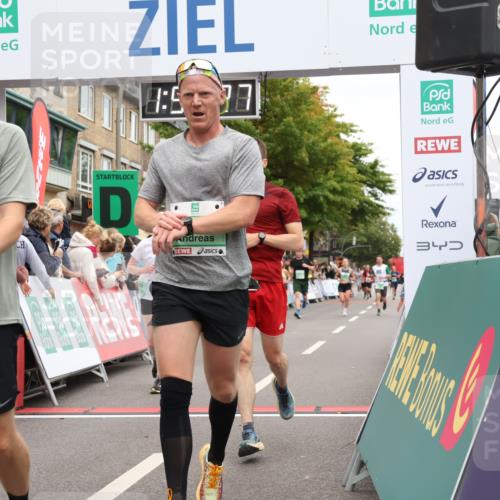 21.09.2025 - PSD Bank Halbmarathon Strokosch-Dieckow http://msf.ph/oto/8920414 21.09.2025 11:54:50 Ziel 1069, 1135, 2164, 2360, 2983, 3349, 4028 meine-sportfotos.de