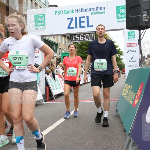 21.09.2025 - PSD Bank Halbmarathon Strokosch-Dieckow http://msf.ph/oto/8920549 21.09.2025 11:55:23 Ziel 1078, 1528, 1814, 2107, 2161, 2275, 2348, 2435, 2500, 2568, 2690, 2952, 3270, 3958, 3968 meine-sportfotos.de