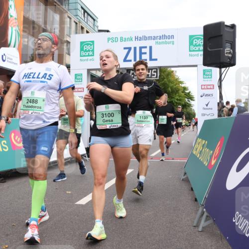 21.09.2025 - PSD Bank Halbmarathon Strokosch-Dieckow http://msf.ph/oto/8920766 21.09.2025 11:56:08 Ziel 1038, 1133, 1273, 1536, 1568, 1615, 2218, 2323, 2456, 2488, 2535, 2626, 2678, 2792, 2829, 3100, 3166, 3903, 4062 meine-sportfotos.de