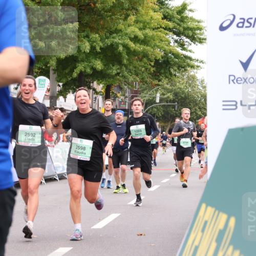 21.09.2025 - PSD Bank Halbmarathon Strokosch-Dieckow http://msf.ph/oto/8921089 21.09.2025 11:57:32 Ziel 1223, 2465, 2592, 2598, 4059 meine-sportfotos.de