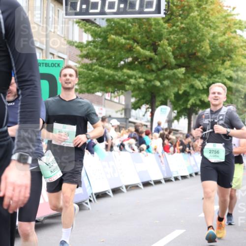 21.09.2025 - PSD Bank Halbmarathon Strokosch-Dieckow http://msf.ph/oto/8921118 21.09.2025 11:57:38 Ziel 1223, 1397, 2319, 2592, 2598, 2756, 3945, 4059, 4061 meine-sportfotos.de
