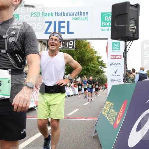 21.09.2025 - PSD Bank Halbmarathon Strokosch-Dieckow http://msf.ph/oto/8921135 21.09.2025 11:57:42 Ziel 1223, 1397, 1693, 2319, 2756, 3945, 4061 meine-sportfotos.de