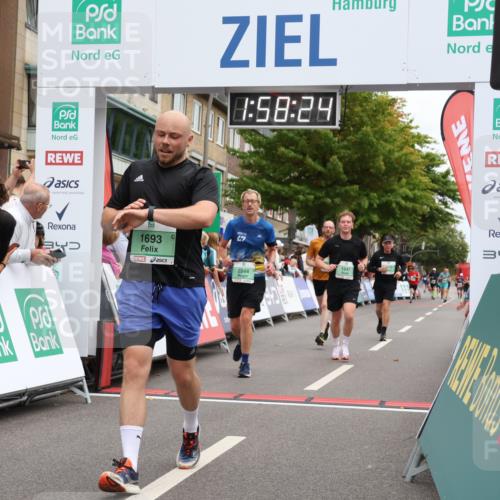 21.09.2025 - PSD Bank Halbmarathon Strokosch-Dieckow http://msf.ph/oto/8921144 21.09.2025 11:57:47 Ziel 1397, 1547, 1693, 2244, 2379, 2756, 2775, 4061 meine-sportfotos.de