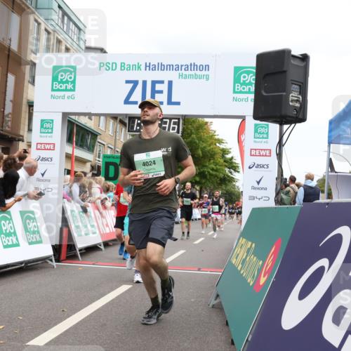 21.09.2025 - PSD Bank Halbmarathon Strokosch-Dieckow http://msf.ph/oto/8921218 21.09.2025 11:58:00 Ziel 1158, 2546, 2586, 2836, 3375, 4024, 4039 meine-sportfotos.de