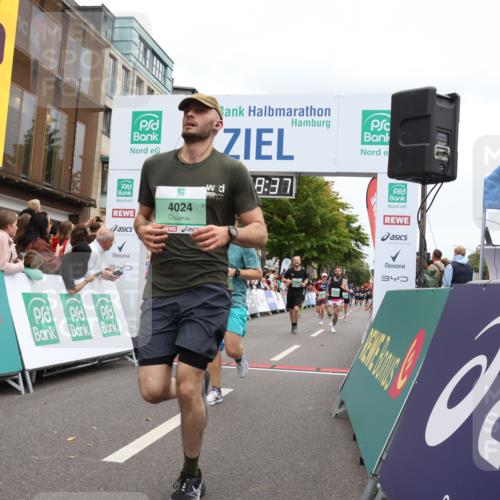 21.09.2025 - PSD Bank Halbmarathon Strokosch-Dieckow http://msf.ph/oto/8921223 21.09.2025 11:58:00 Ziel 1158, 2546, 2586, 2836, 3375, 4024, 4039 meine-sportfotos.de