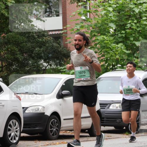 21.09.2025 - PSD Bank Halbmarathon Luisa Fischer http://msf.ph/oto/8921545 21.09.2025 12:05:08 Laufen 1070, 3425, 3418 meine-sportfotos.de