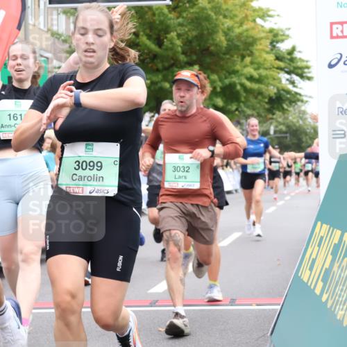 21.09.2025 - PSD Bank Halbmarathon Strokosch-Dieckow http://msf.ph/oto/8921586 21.09.2025 11:58:38 Ziel 1197, 1275, 1276, 1322, 1610, 2289, 2324, 2343, 2637, 2826, 2832, 2858, 2961, 3032, 3092, 3099, 3170, 3314, 3960, 4044 meine-sportfotos.de