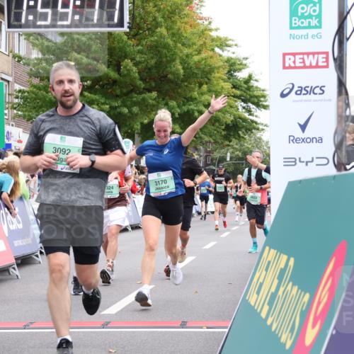 21.09.2025 - PSD Bank Halbmarathon Strokosch-Dieckow http://msf.ph/oto/8921609 21.09.2025 11:58:40 Ziel 1197, 1275, 1276, 1610, 2289, 2324, 2343, 2622, 2637, 2826, 2832, 2858, 2961, 3032, 3092, 3099, 3170, 3314, 3960, 4044 meine-sportfotos.de