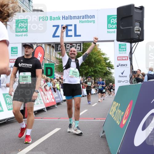 21.09.2025 - PSD Bank Halbmarathon Strokosch-Dieckow http://msf.ph/oto/8921744 21.09.2025 11:58:50 Ziel 1107, 1521, 2482, 2622, 2660, 2928, 3198, 3301, 3521 meine-sportfotos.de