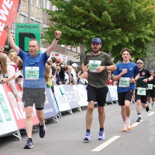 21.09.2025 - PSD Bank Halbmarathon Strokosch-Dieckow http://msf.ph/oto/8921760 21.09.2025 11:58:51 Ziel 1107, 1521, 2482, 2622, 2660, 2928, 3198, 3301, 3521 meine-sportfotos.de