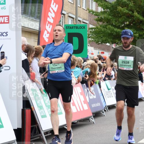 21.09.2025 - PSD Bank Halbmarathon Strokosch-Dieckow http://msf.ph/oto/8921773 21.09.2025 11:58:52 Ziel 1107, 1128, 1521, 2482, 2622, 2660, 2928, 3198, 3301, 3356, 3521 meine-sportfotos.de