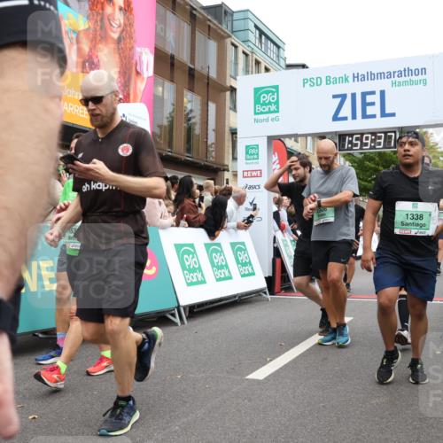 21.09.2025 - PSD Bank Halbmarathon Strokosch-Dieckow http://msf.ph/oto/8921858 21.09.2025 11:59:01 Ziel 1122, 1128, 1338, 1531, 1532, 2306, 2371, 2543, 2590, 2594, 2604, 2660, 2870, 3198, 3356, 3542, 3936 meine-sportfotos.de