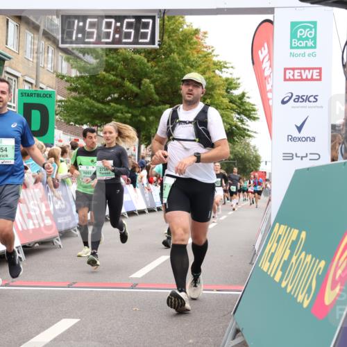 21.09.2025 - PSD Bank Halbmarathon Strokosch-Dieckow http://msf.ph/oto/8921967 21.09.2025 11:59:16 Ziel 1033, 1064, 1092, 1093, 1258, 1486, 1812, 2332, 2472, 2540, 2582, 2610, 2641, 2664, 2758, 3054 meine-sportfotos.de