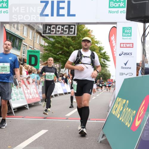 21.09.2025 - PSD Bank Halbmarathon Strokosch-Dieckow http://msf.ph/oto/8921972 21.09.2025 11:59:16 Ziel 1033, 1064, 1092, 1093, 1258, 1486, 1812, 2332, 2472, 2540, 2582, 2610, 2641, 2664, 2758, 3054 meine-sportfotos.de