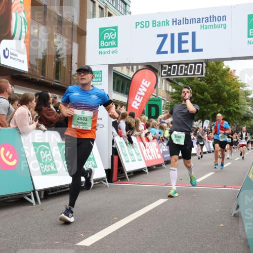 21.09.2025 - PSD Bank Halbmarathon Strokosch-Dieckow http://msf.ph/oto/8922019 21.09.2025 11:59:23 Ziel 1033, 1486, 1648, 1812, 2186, 2325, 2328, 2332, 2472, 2484, 2533, 2602, 2610, 2718, 2758, 2785, 3054 meine-sportfotos.de