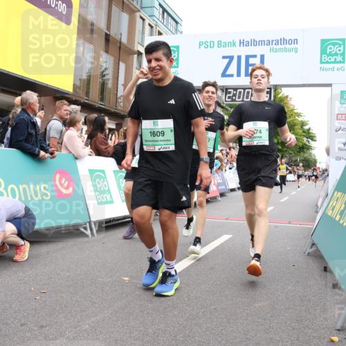 21.09.2025 - PSD Bank Halbmarathon Strokosch-Dieckow http://msf.ph/oto/8922160 21.09.2025 11:59:38 Ziel 1196, 1609, 2241, 2248, 2517, 2558, 2574, 2581, 2645, 2794, 2915, 3217, 3962 meine-sportfotos.de