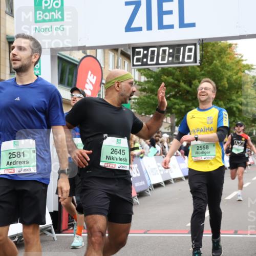 21.09.2025 - PSD Bank Halbmarathon Strokosch-Dieckow http://msf.ph/oto/8922194 21.09.2025 11:59:42 Ziel 1042, 1196, 1367, 1609, 1700, 2241, 2248, 2517, 2558, 2574, 2581, 2645, 2915, 3217 meine-sportfotos.de