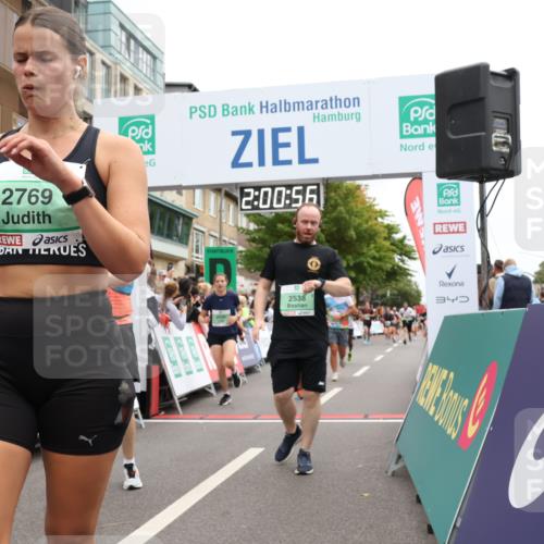 21.09.2025 - PSD Bank Halbmarathon Strokosch-Dieckow http://msf.ph/oto/8922537 21.09.2025 12:00:20 Ziel 1104, 1162, 1912, 1934, 2255, 2314, 2529, 2538, 2640, 2769, 2801, 3738 meine-sportfotos.de