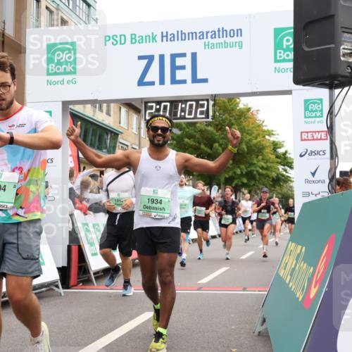 21.09.2025 - PSD Bank Halbmarathon Strokosch-Dieckow http://msf.ph/oto/8922572 21.09.2025 12:00:25 Ziel 1104, 1162, 1912, 1934, 2314, 2329, 2373, 2466, 2467, 2519, 2529, 2538, 3364 meine-sportfotos.de