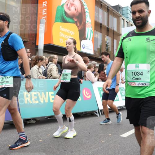 21.09.2025 - PSD Bank Halbmarathon Strokosch-Dieckow http://msf.ph/oto/8922805 21.09.2025 12:00:51 Ziel 1034, 1382, 2317, 2388, 2516, 2761, 2762, 3026, 3168, 3957, 3961 meine-sportfotos.de