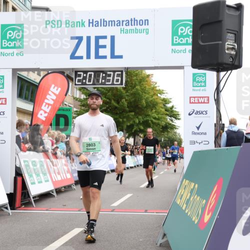 21.09.2025 - PSD Bank Halbmarathon Strokosch-Dieckow http://msf.ph/oto/8922864 21.09.2025 12:01:00 Ziel 1382, 2468, 2481, 2668, 2803, 2986, 3168, 3172 meine-sportfotos.de