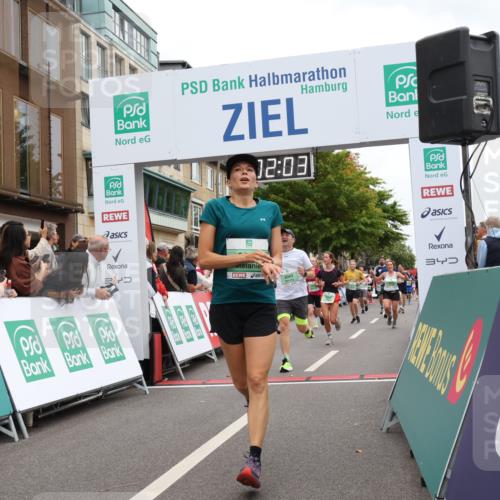 21.09.2025 - PSD Bank Halbmarathon Strokosch-Dieckow http://msf.ph/oto/8923037 21.09.2025 12:01:26 Ziel 1357, 1711, 2093, 2498, 2597, 2733, 2978, 3053, 3083, 3098, 3182, 3186 meine-sportfotos.de