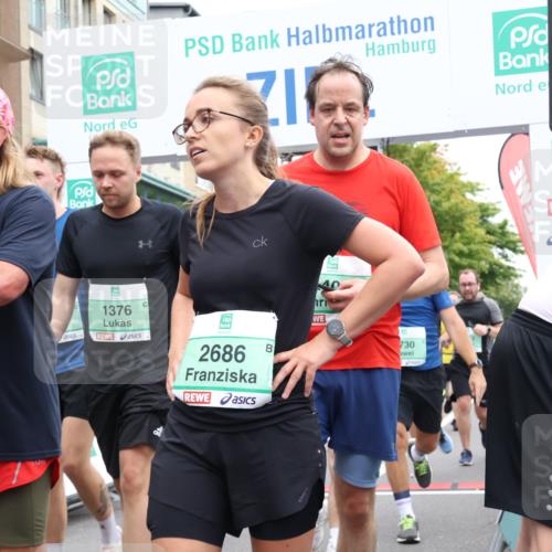 21.09.2025 - PSD Bank Halbmarathon Strokosch-Dieckow http://msf.ph/oto/8923153 21.09.2025 12:01:42 Ziel 1261, 1373, 1376, 1395, 1400, 1585, 1789, 2367, 2495, 2686, 2730, 2753, 2766, 2819, 2943, 3011, 3132, 3187, 3352, 3565, 3951, 3973, 4038 meine-sportfotos.de