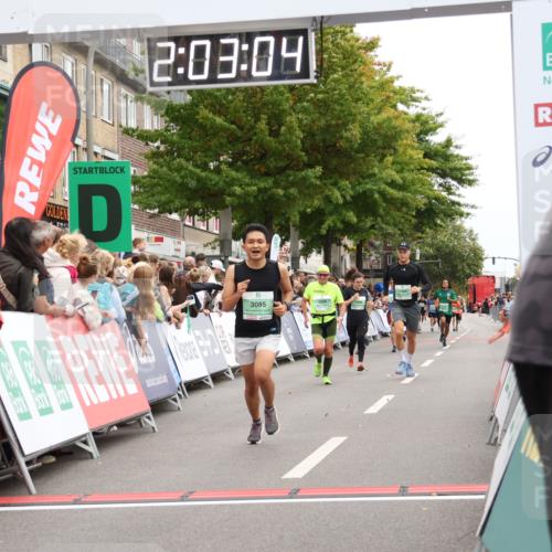 21.09.2025 - PSD Bank Halbmarathon Strokosch-Dieckow http://msf.ph/oto/8923335 21.09.2025 12:02:27 Ziel 1026, 1121, 3085, 3105 meine-sportfotos.de