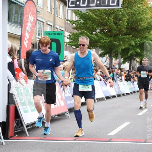 21.09.2025 - PSD Bank Halbmarathon Strokosch-Dieckow http://msf.ph/oto/8923721 21.09.2025 12:03:11 Ziel 1574, 2629, 3418, 3986 meine-sportfotos.de