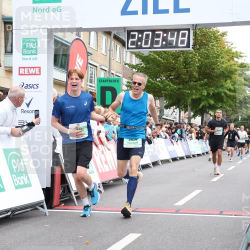 21.09.2025 - PSD Bank Halbmarathon Strokosch-Dieckow http://msf.ph/oto/8923725 21.09.2025 12:03:11 Ziel 1574, 2629, 3418, 3986 meine-sportfotos.de