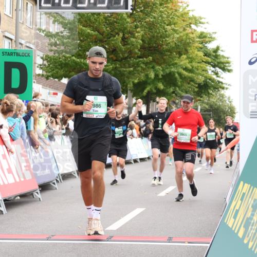 21.09.2025 - PSD Bank Halbmarathon Strokosch-Dieckow http://msf.ph/oto/8923765 21.09.2025 12:03:14 Ziel 1664, 2629, 3113, 3965, 3986 meine-sportfotos.de