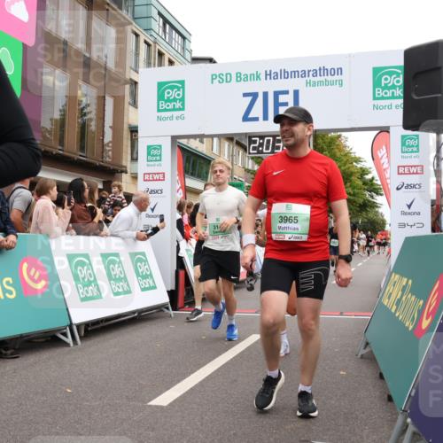 21.09.2025 - PSD Bank Halbmarathon Strokosch-Dieckow http://msf.ph/oto/8923827 21.09.2025 12:03:19 Ziel 1141, 1458, 1664, 2337, 2400, 2457, 2629, 2821, 3113, 3965, 3986 meine-sportfotos.de
