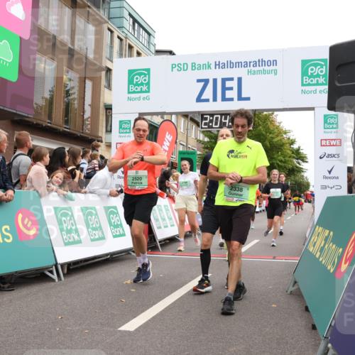 21.09.2025 - PSD Bank Halbmarathon Strokosch-Dieckow http://msf.ph/oto/8923896 21.09.2025 12:03:34 Ziel 2338, 2520, 2565, 2722, 2787, 2798, 2888, 2889, 3189, 3248 meine-sportfotos.de
