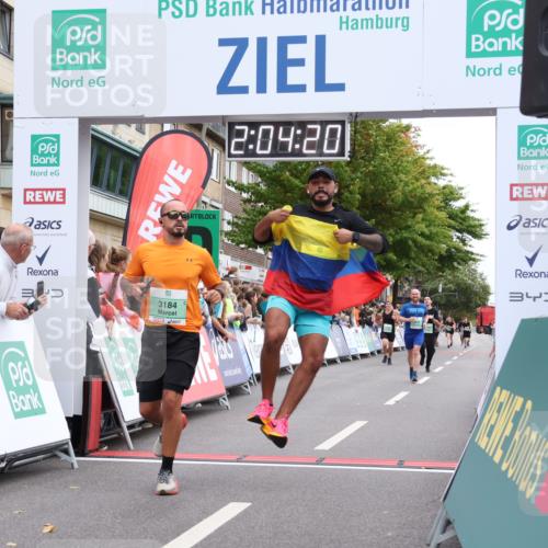 21.09.2025 - PSD Bank Halbmarathon Strokosch-Dieckow http://msf.ph/oto/8923976 21.09.2025 12:03:43 Ziel 1160, 2617, 2776, 2787, 2888, 2889, 3184, 3213 meine-sportfotos.de