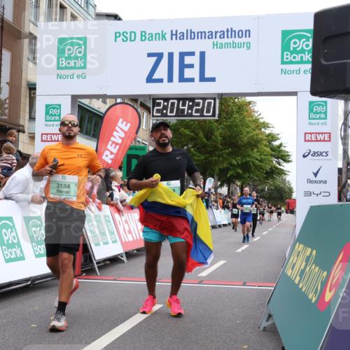 21.09.2025 - PSD Bank Halbmarathon Strokosch-Dieckow http://msf.ph/oto/8923988 21.09.2025 12:03:44 Ziel 1160, 2617, 2776, 2888, 2889, 3184, 3213 meine-sportfotos.de