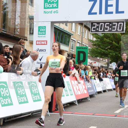21.09.2025 - PSD Bank Halbmarathon Strokosch-Dieckow http://msf.ph/oto/8924539 21.09.2025 12:04:53 Ziel 1699, 1760, 2507, 2774, 3005, 3116, 3177, 3358 meine-sportfotos.de