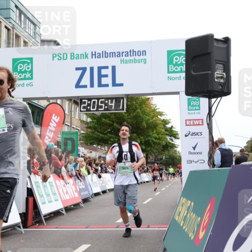 21.09.2025 - PSD Bank Halbmarathon Strokosch-Dieckow http://msf.ph/oto/8924591 21.09.2025 12:05:04 Ziel 2879, 2921, 3116, 3154, 3193, 3358, 3976 meine-sportfotos.de