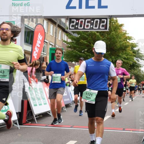21.09.2025 - PSD Bank Halbmarathon Strokosch-Dieckow http://msf.ph/oto/8924726 21.09.2025 12:05:25 Ziel 1043, 1171, 1253, 1255, 1387, 2618, 3267, 4045 meine-sportfotos.de