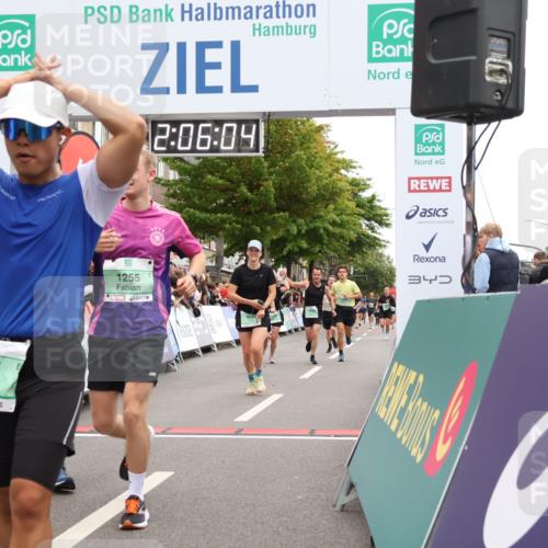 21.09.2025 - PSD Bank Halbmarathon Strokosch-Dieckow http://msf.ph/oto/8924741 21.09.2025 12:05:27 Ziel 1043, 1171, 1218, 1219, 1253, 1255, 1387, 2618, 3267, 4021, 4045 meine-sportfotos.de