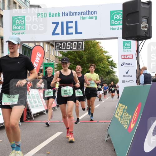 21.09.2025 - PSD Bank Halbmarathon Strokosch-Dieckow http://msf.ph/oto/8924778 21.09.2025 12:05:31 Ziel 1043, 1171, 1218, 1219, 1253, 1255, 1387, 2618, 2890, 3262, 4021, 4045 meine-sportfotos.de