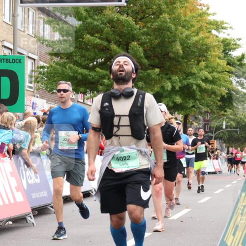 21.09.2025 - PSD Bank Halbmarathon Strokosch-Dieckow http://msf.ph/oto/8924928 21.09.2025 12:05:47 Ziel 1485, 1538, 2075, 2262, 2440, 2534, 2670, 3038, 3074, 3251, 4020, 4022 meine-sportfotos.de