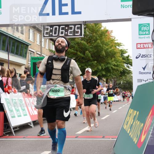 21.09.2025 - PSD Bank Halbmarathon Strokosch-Dieckow http://msf.ph/oto/8924939 21.09.2025 12:05:48 Ziel 1485, 1538, 2075, 2262, 2440, 2534, 2670, 3038, 3251, 4020, 4022 meine-sportfotos.de