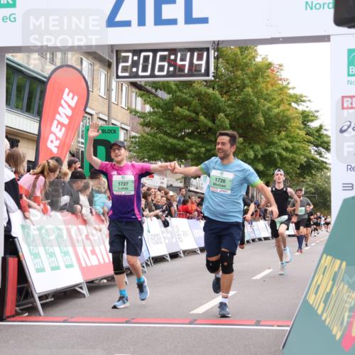 21.09.2025 - PSD Bank Halbmarathon Strokosch-Dieckow http://msf.ph/oto/8925111 21.09.2025 12:06:07 Ziel 1726, 1727, 2013, 2446, 2580, 3234, 3292, 3428 meine-sportfotos.de