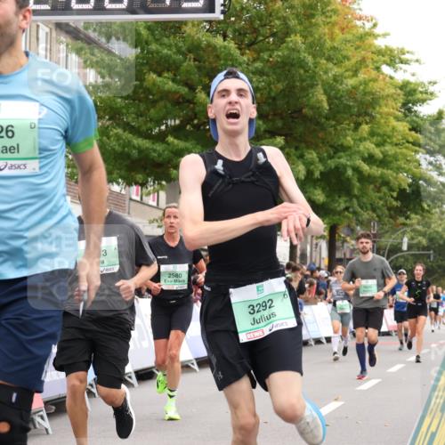 21.09.2025 - PSD Bank Halbmarathon Strokosch-Dieckow http://msf.ph/oto/8925127 21.09.2025 12:06:09 Ziel 1726, 1727, 2013, 2446, 2580, 3292, 3428 meine-sportfotos.de