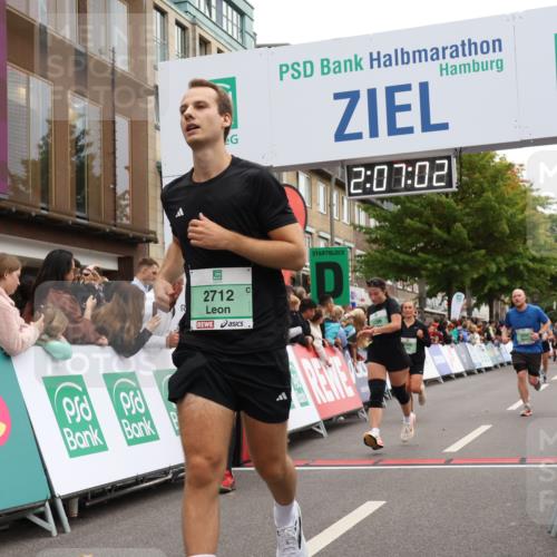 21.09.2025 - PSD Bank Halbmarathon Strokosch-Dieckow http://msf.ph/oto/8925208 21.09.2025 12:06:25 Ziel 1296, 2433, 2712, 2920, 3030, 3073, 3269 meine-sportfotos.de